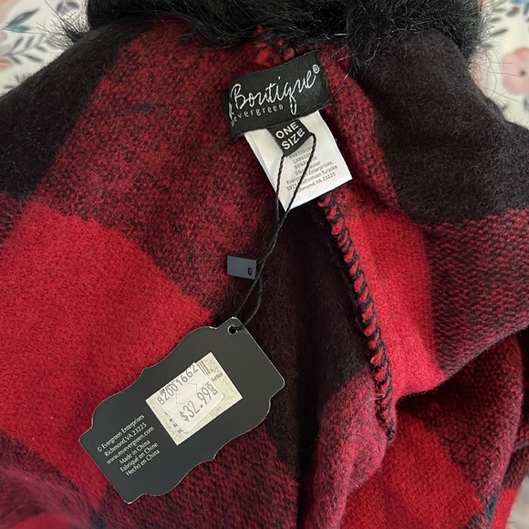 NWT. B. Boutique. One size. Acrylic and polyester - Picture 5 of 7